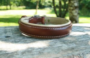 Collier chien GENTLEDOG - En cuir marron & crème
