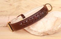 Collier en cuir tressé