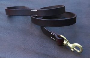 Laisse large 2.5 cm - 1m15 en cuir ACAJOU PROFOND
